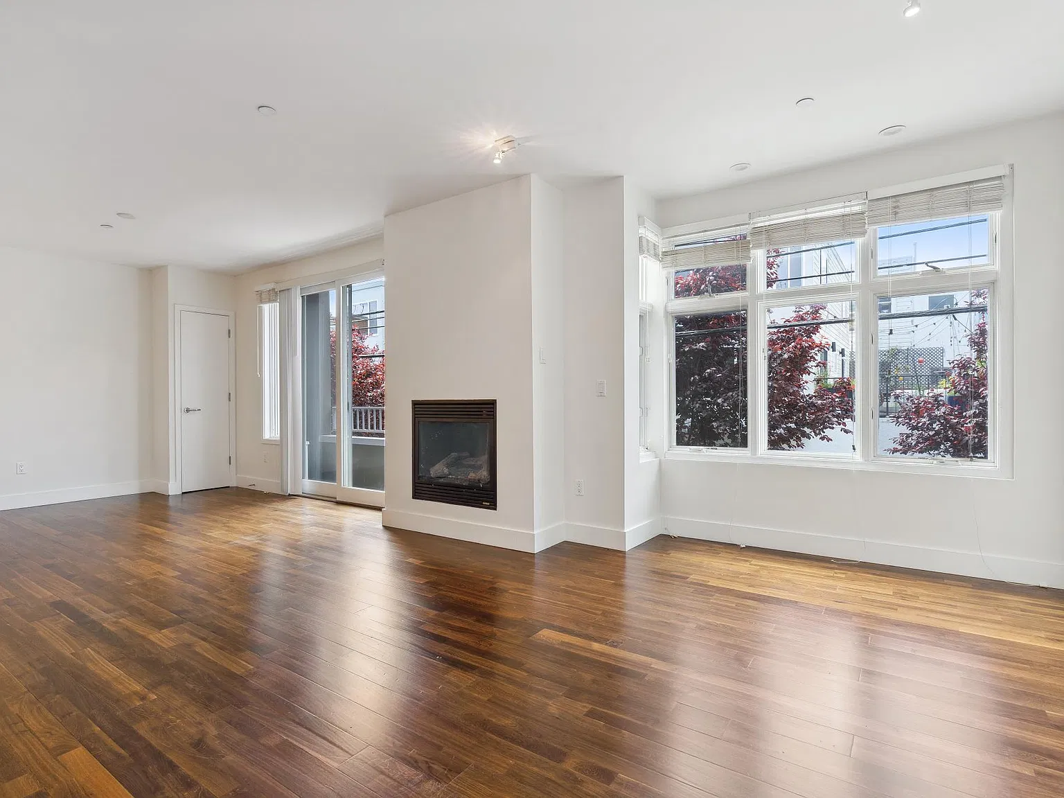 2 bed, 1188 sqft, $7,000 — Photo 3