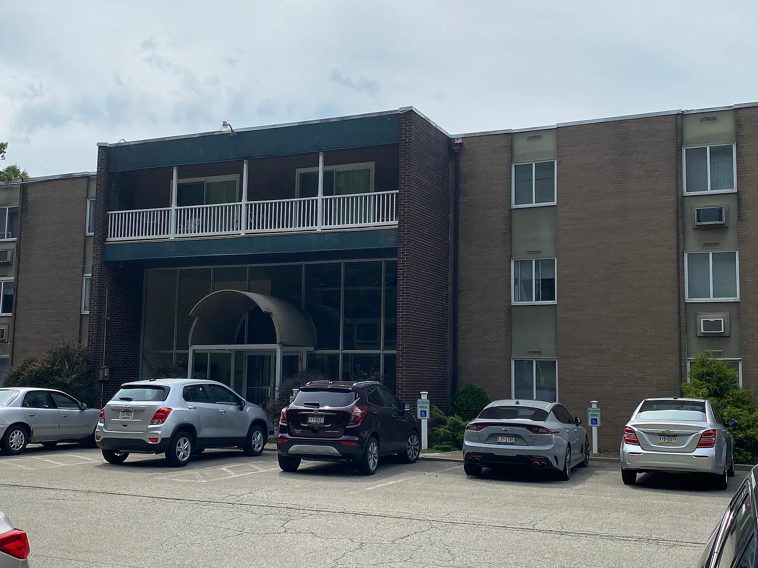 The North Main Apartments — Photo 2