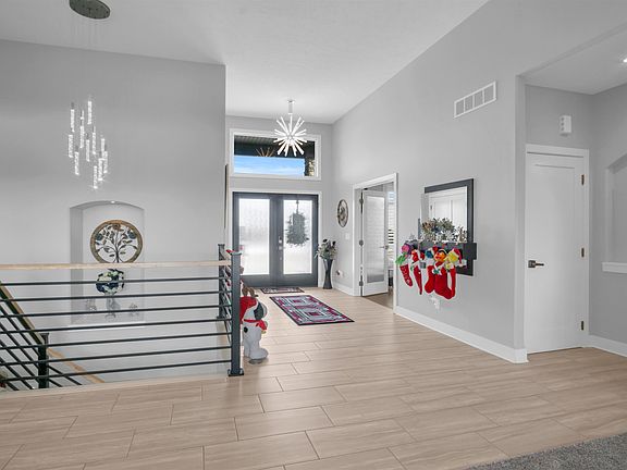 4th image of 4310 72nd Avenue Pl
