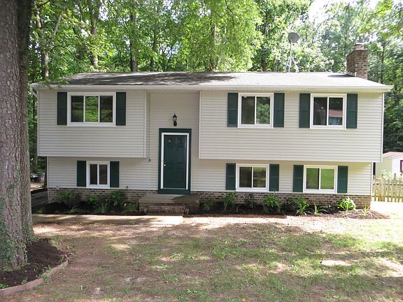 Beautifully Landscaped!!