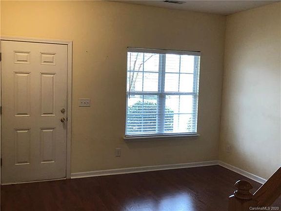 4th image of 14217 Tamarack Dr
