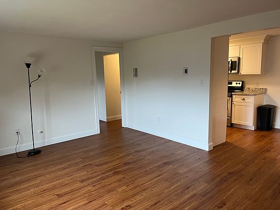 4th image of 213 Rock St APT K10