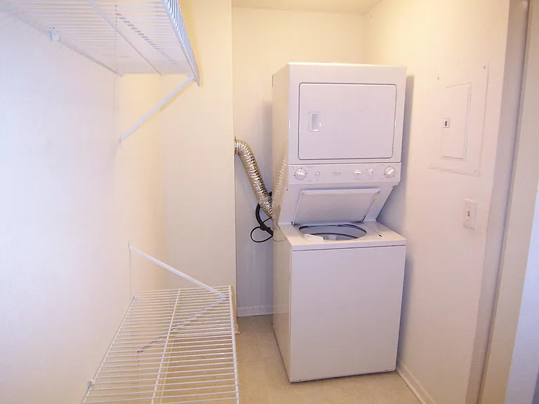 111 Fieldcrest St — Photo 13