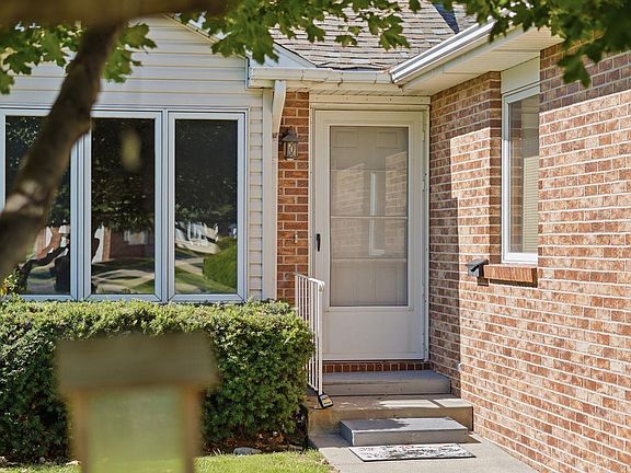4th image of 2515 Hollyhock Cir #16