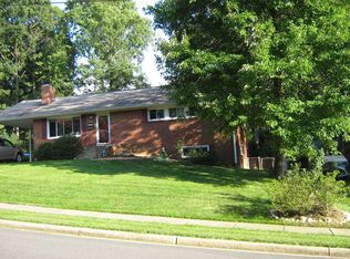 5317 Landgrave Ln, Springfield, VA 22151