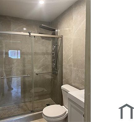 2nd image of 405 NE 139th St #407