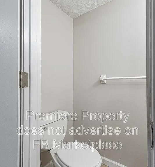 2527 NW 6th St — Photo 12