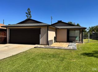 450 8th St, Mc Farland, CA 93250