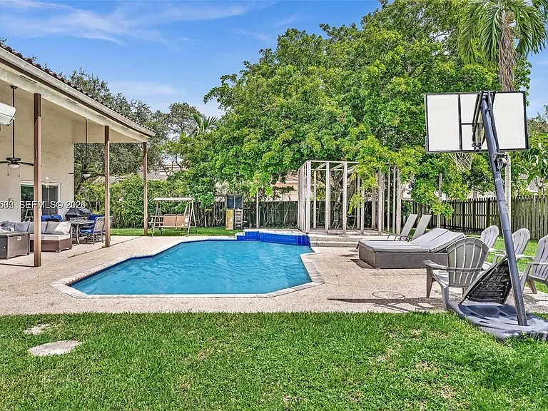 3877 Bimini Ave — Photo 44