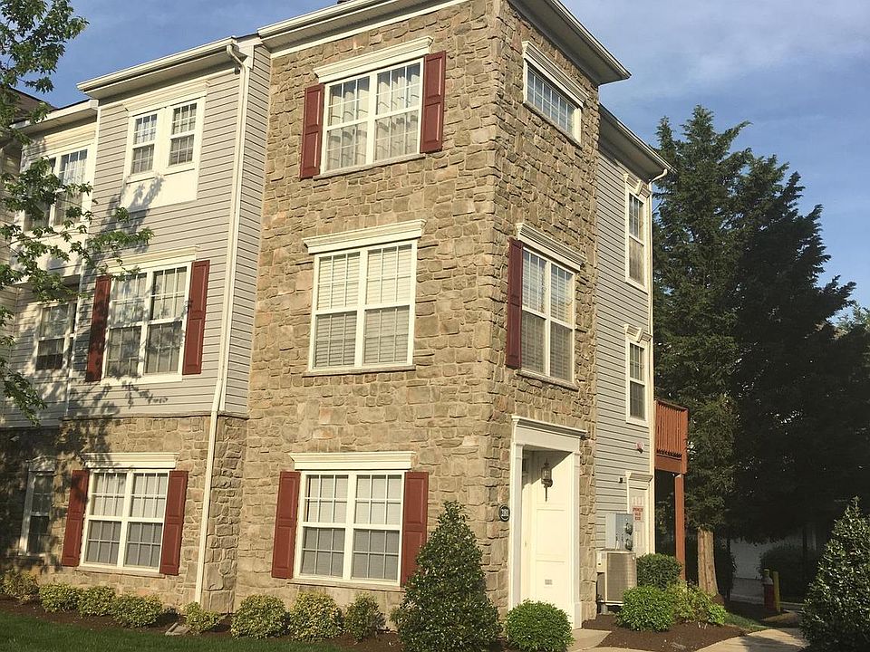 1st image of 21811 Petworth Ct