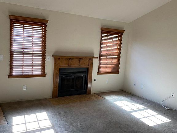 4th image of 2346 E Tulare Ave