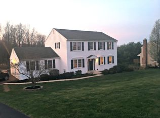 34 Meadow Creek Ln, Glenmoore, PA 19343