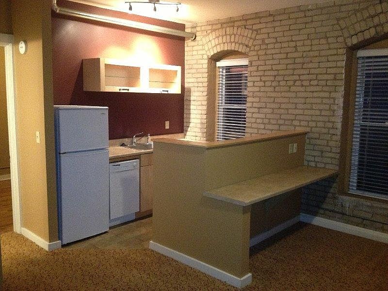 1st image of 606 E 15th St APT 7