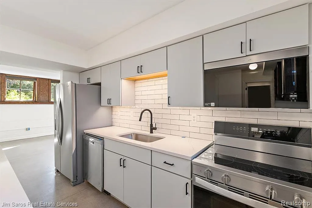 2 bed, 1000 sqft, $2,600 — Photo 4