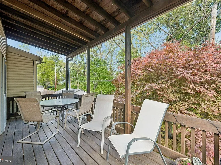 704 Swarthmorewood Ln — Photo 9