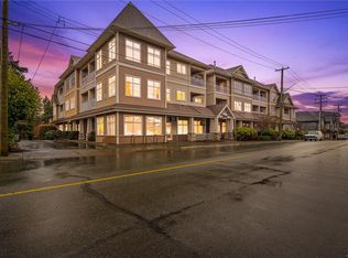 555 4th St #303, Courtenay, BC