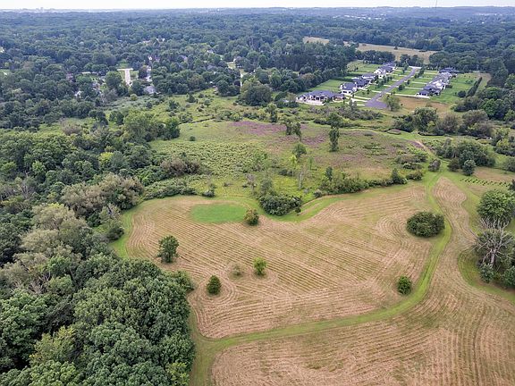 5th image of Pine Ridge Ct