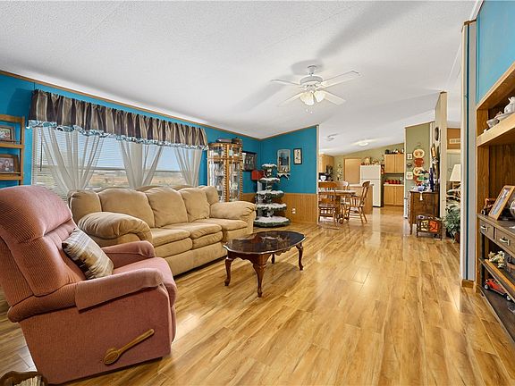 5th image of 1456 W 1st Ave