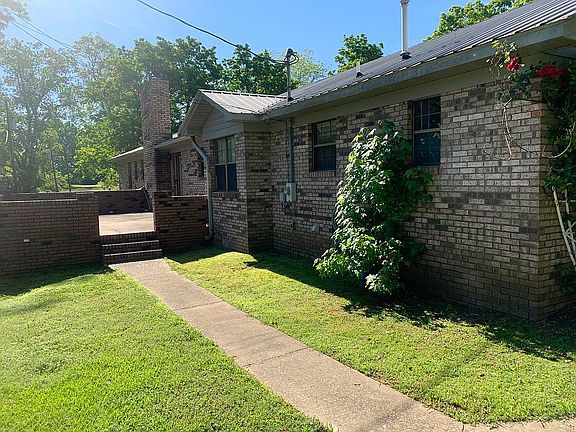 back yard & concrete patio