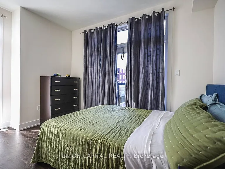7 Phelps Ln #6 — Photo 3
