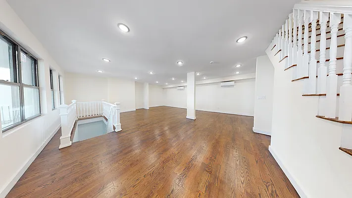 Sold by Remax Edge | media 3