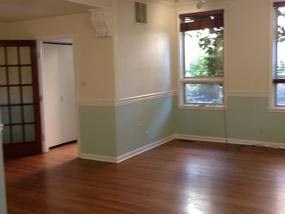 3rd image of 3116 N Clifton Ave #Coach