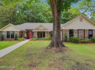 902 Magnolia Bayou Blvd, Ocean Springs, MS 39564