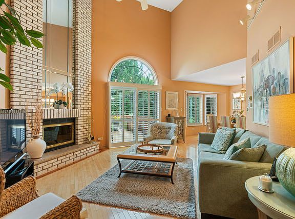 4th image of 8529 Evergreen Ln