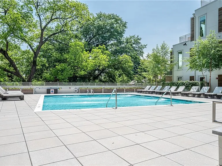 775 Juniper St NE #605 — Photo 25