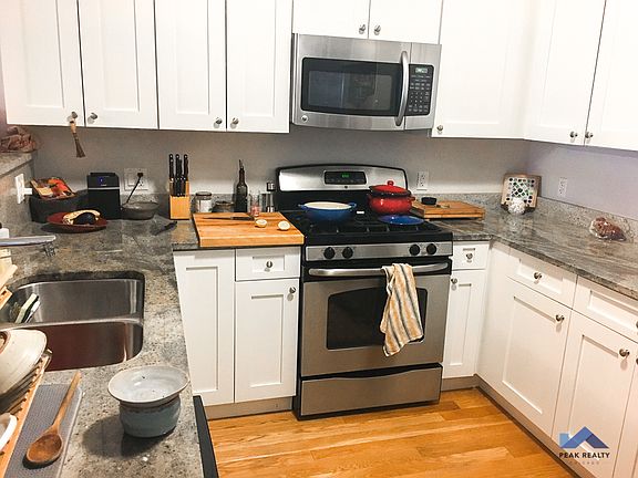 4th image of 913 N Forest Ave #1S