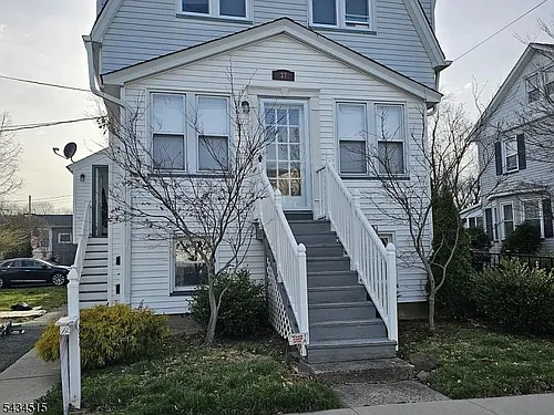 37 Van Pelt Pl #1 Photo 1