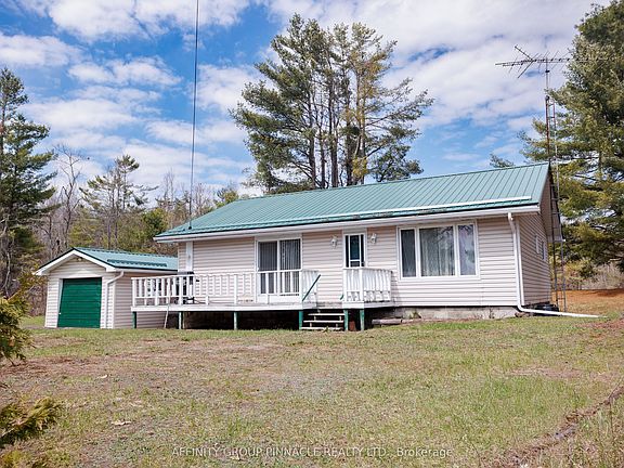 2nd image of 14 Hiltons Point Rd