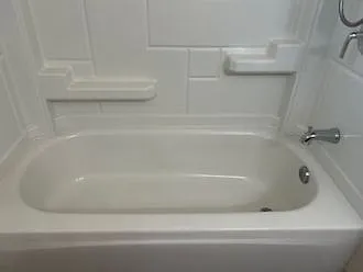 Main bath tub