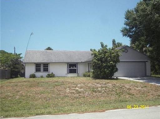 2nd image of 561 NW Biscayne Dr