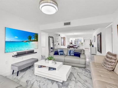 1711 Whitehall Dr #403, Davie, FL, 33324