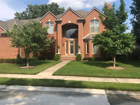 2nd image of 42760 Chippewa Dr