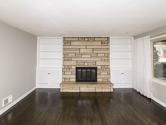 3rd image of 1112 Winston Dr