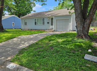 917 S Weaver St, Olathe, KS 66061