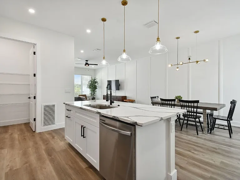 121 E Warren Ave #4 — Photo 21