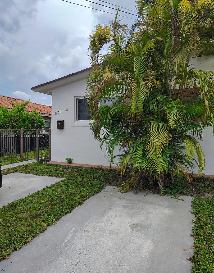 Aljean Terrace — Photo 1