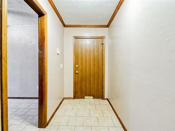 4th image of 625 Randall Dr