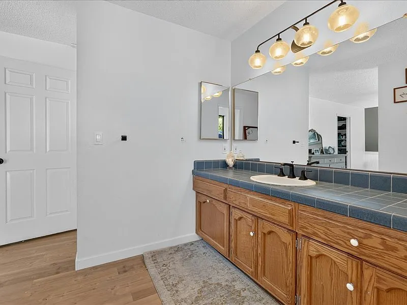 3 bed, 1851 sqft, $4,500 — Photo 1