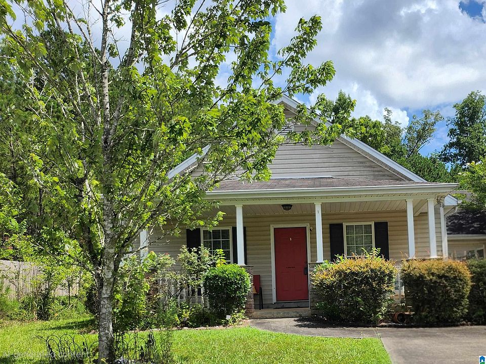 1st image of 204 Ironwood Cir