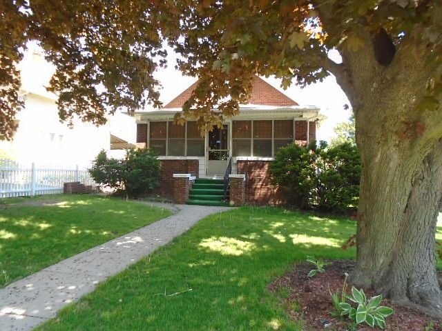 1st image of 1215 Montague St