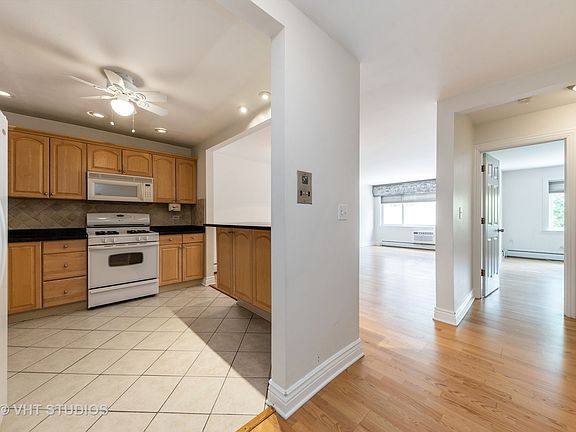 2nd image of 1328 Webford Ave APT 103