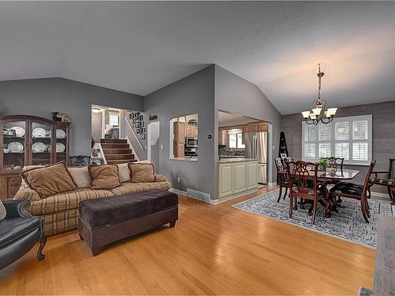 5th image of 21458 Ellen Dr