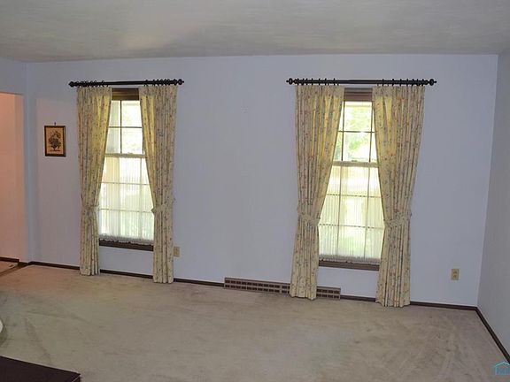 4th image of 712 Meadow Springs Ct