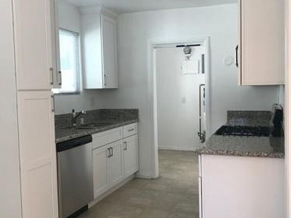 4th image of 530 N Sweetzer Ave #1/2