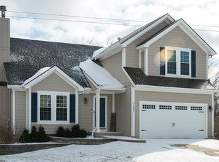15445 S Shannan Ln, Olathe, KS 66062