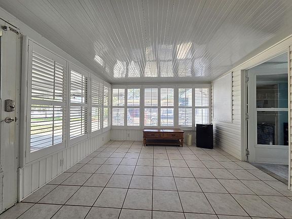 5th image of 527 N Genathy Rd #42